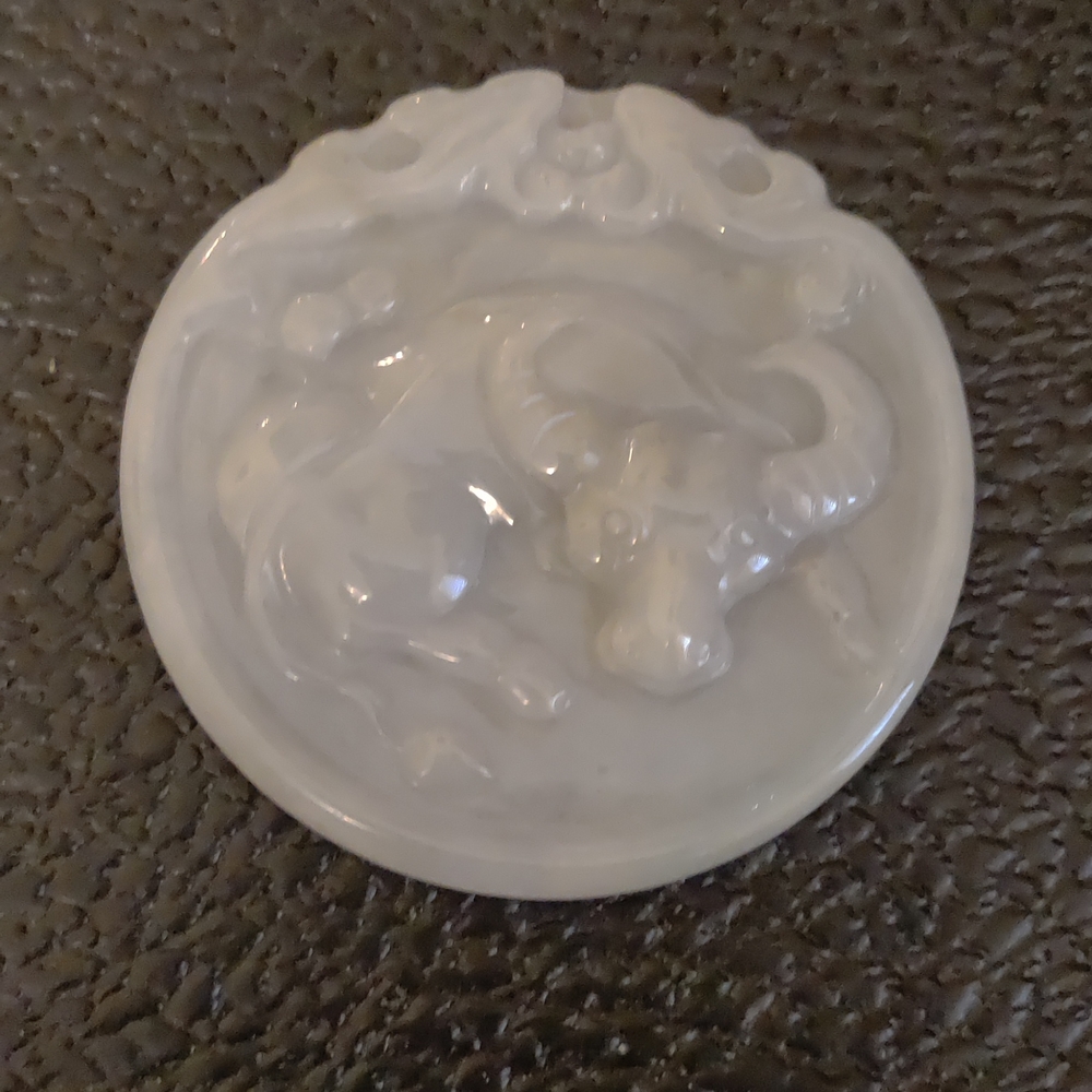 Lucky Jade Pendent Of Bat And Ox